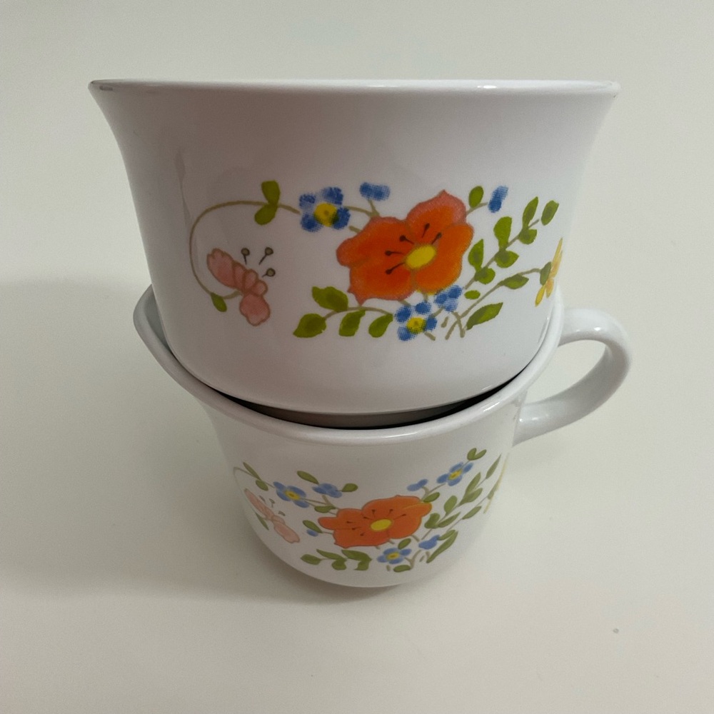 Corelle cream and sugar set